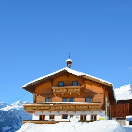 Hostel In-ski Out - Gaestehaeuser - Wallegghof Christianhof