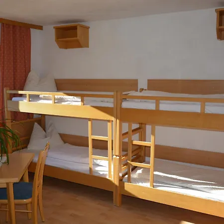Hostel In-ski Out - Gaestehaeuser - Wallegghof Christianhof Saalbach-Hinterglemm