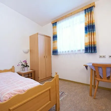 Hostel In-ski Out - Gaestehaeuser - Wallegghof Christianhof Saalbach-Hinterglemm