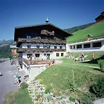 In-ski Out - Gaestehaeuser - Wallegghof Christianhof Hostel