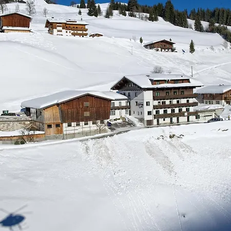 In-ski Out - Gaestehaeuser - Wallegghof Christianhof Hostel