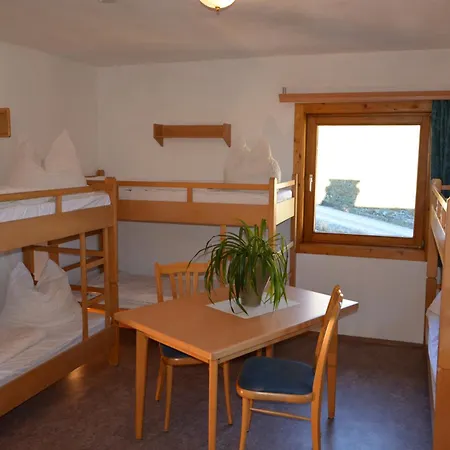 Vandrarhem In-ski Out - Gaestehaeuser - Wallegghof Christianhof Saalbach-Hinterglemm