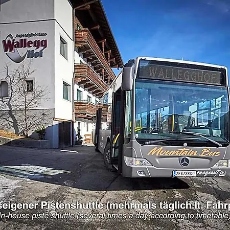 In-ski Out - Gaestehaeuser - Wallegghof Christianhof Hostel *