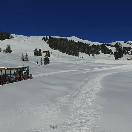 Hostel In-ski Out - Gaestehaeuser - Wallegghof Christianhof *