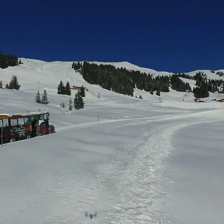 Hostel In-ski Out - Gaestehaeuser - Wallegghof Christianhof *