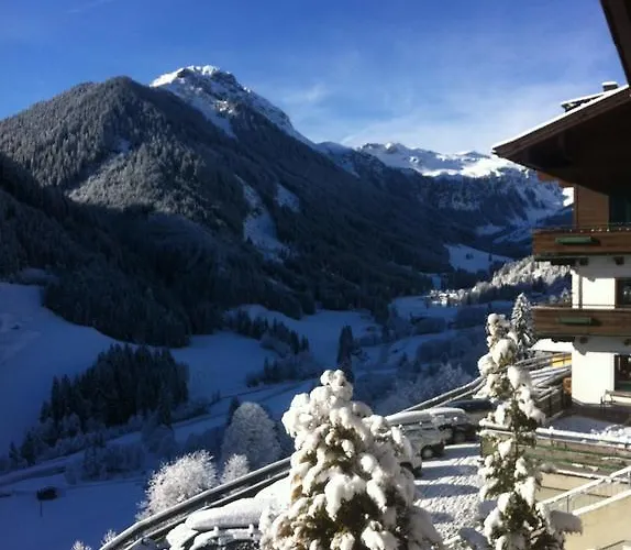 In-ski Out - Gaestehaeuser - Wallegghof Christianhof Hostel Saalbach-Hinterglemm