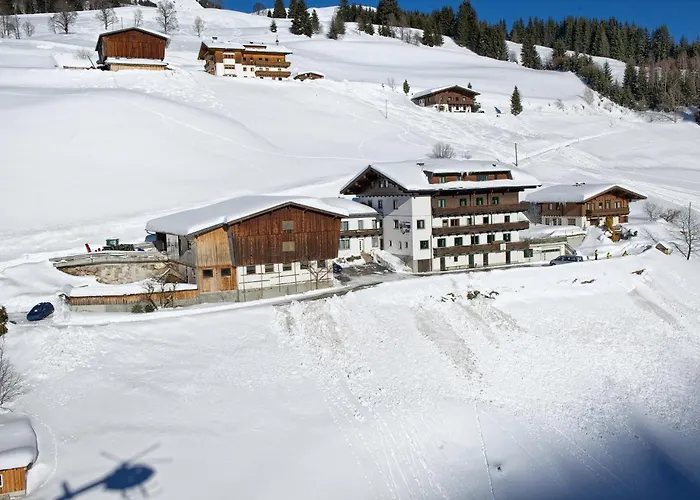 In-ski Out - Gaestehaeuser - Wallegghof Christianhof Hostel