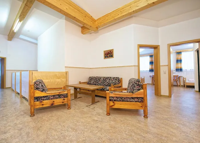 Hostel In-ski Out - Gaestehaeuser - Wallegghof Christianhof *