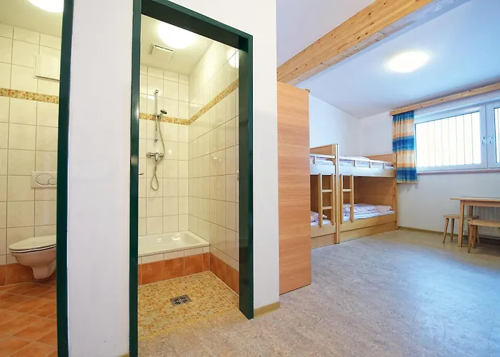 Hostel In-ski Out - Gaestehaeuser - Wallegghof Christianhof Saalbach-Hinterglemm