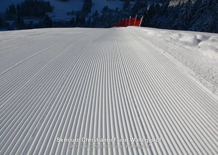 Hostel In-ski Out - Gaestehaeuser - Wallegghof Christianhof *