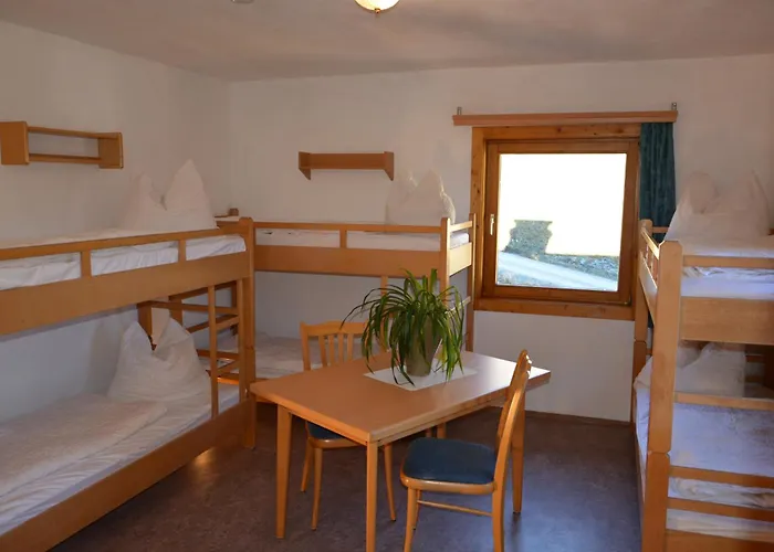 Hostel In-ski Out - Gaestehaeuser - Wallegghof Christianhof Saalbach-Hinterglemm