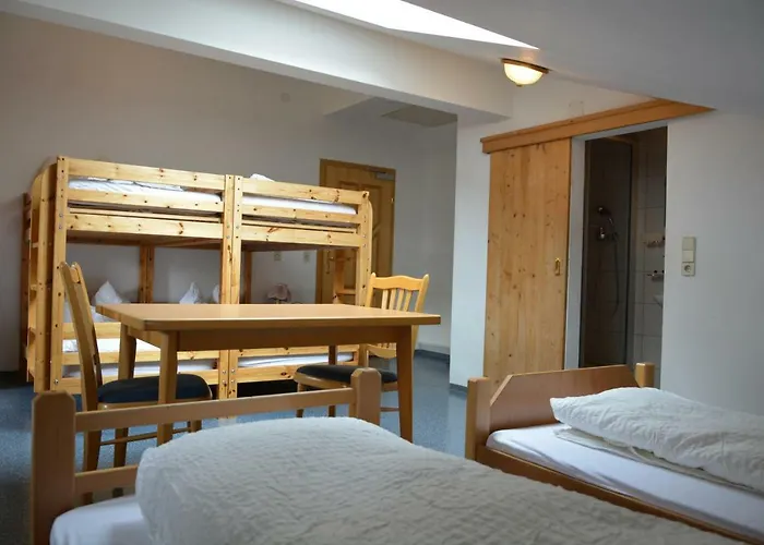 In-ski Out - Gaestehaeuser - Wallegghof Christianhof Hostel *